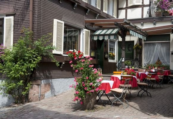 Eingangsbereich und Terrasse