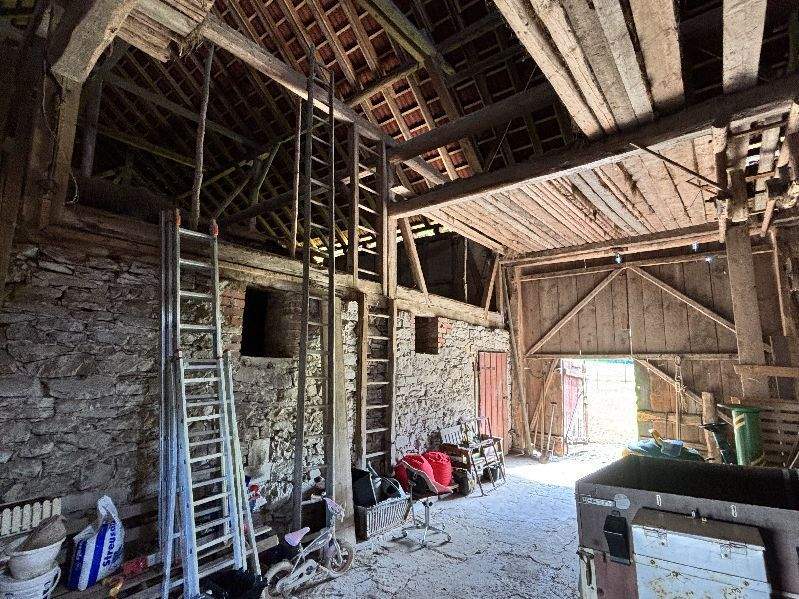 Immobilie in Feldatal - Idyllischer Bauernhof mit angrenzenden Wiesen und direkter Bachlage - Bild 15