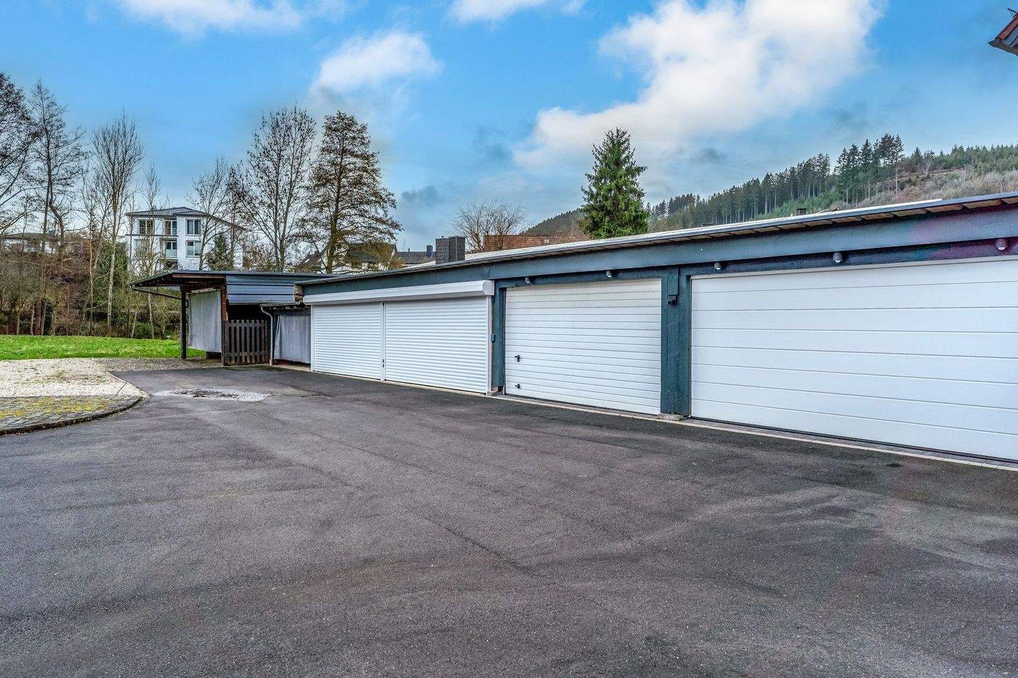 Immobilie in Hellenthal - Einzigartiges Anwesen - großzügiges Wohn- & Geschäftshaus in Hellenthal. *provisionsfrei* - Bild 3