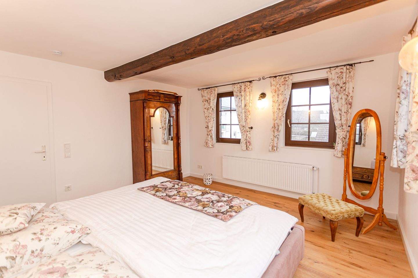 Immobilie in Mastershausen - Charmantes und modernisiertes Familienhaus mit Garge und Garten in Mastershausen, Nähe Kastellaun - Bild 12