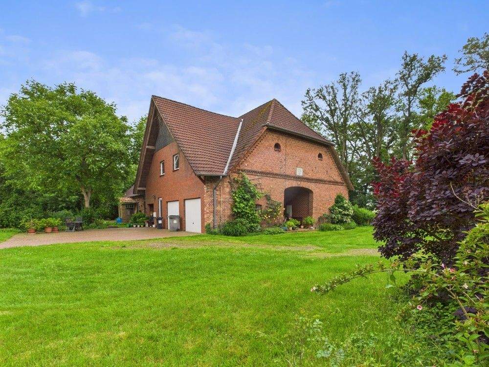 Immobilie in Steyerberg - Großes Bauernhaus in ruhiger Lage mit sanierter Wohnung und XXL Ausbaureserve und Wald - Bild 6