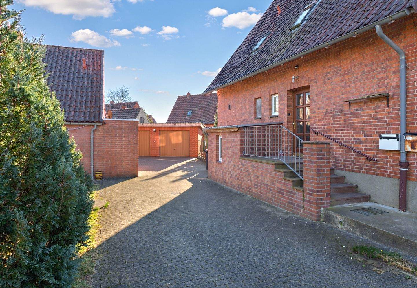 Immobilie in Hitzacker - Großzügiges Ein- bis Zweifamilienhaus in ruhiger Siedlungslage von Hitzacker - Bild 1