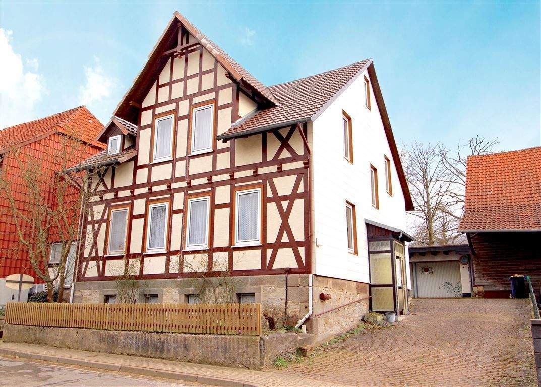 Immobilie in Adelebsen - Ein- bis Zweifamilien Fachwerkhaus mit Bauerwartungsland in Barterode - Bild 2