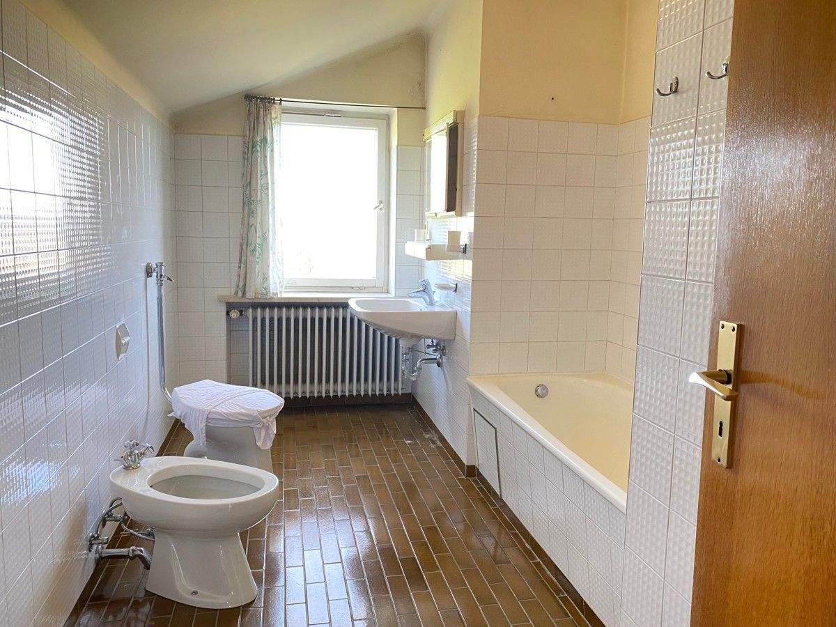 Immobilie in Rimsting - Prien am Chiemsee: Älteres EFH m. ca. 1.650 m2 Grund in herrlicher Randlage m. Berg- u. Seeblick! - Bild 21