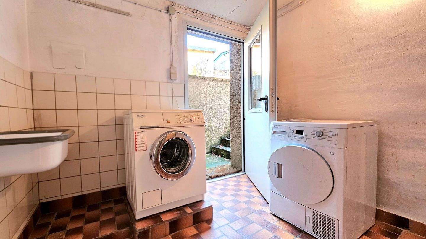 Immobilie in Bullay - Sehr gepflegtes Einfamilienhaus mit Garage, Garten und Balkon in Bullay/Mosel - Bild 25