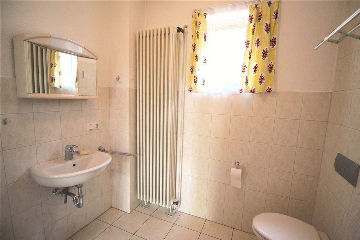 Immobilie in Adelebsen - Ein- bis Zweifamilien Fachwerkhaus mit Bauerwartungsland in Barterode - Bild 6