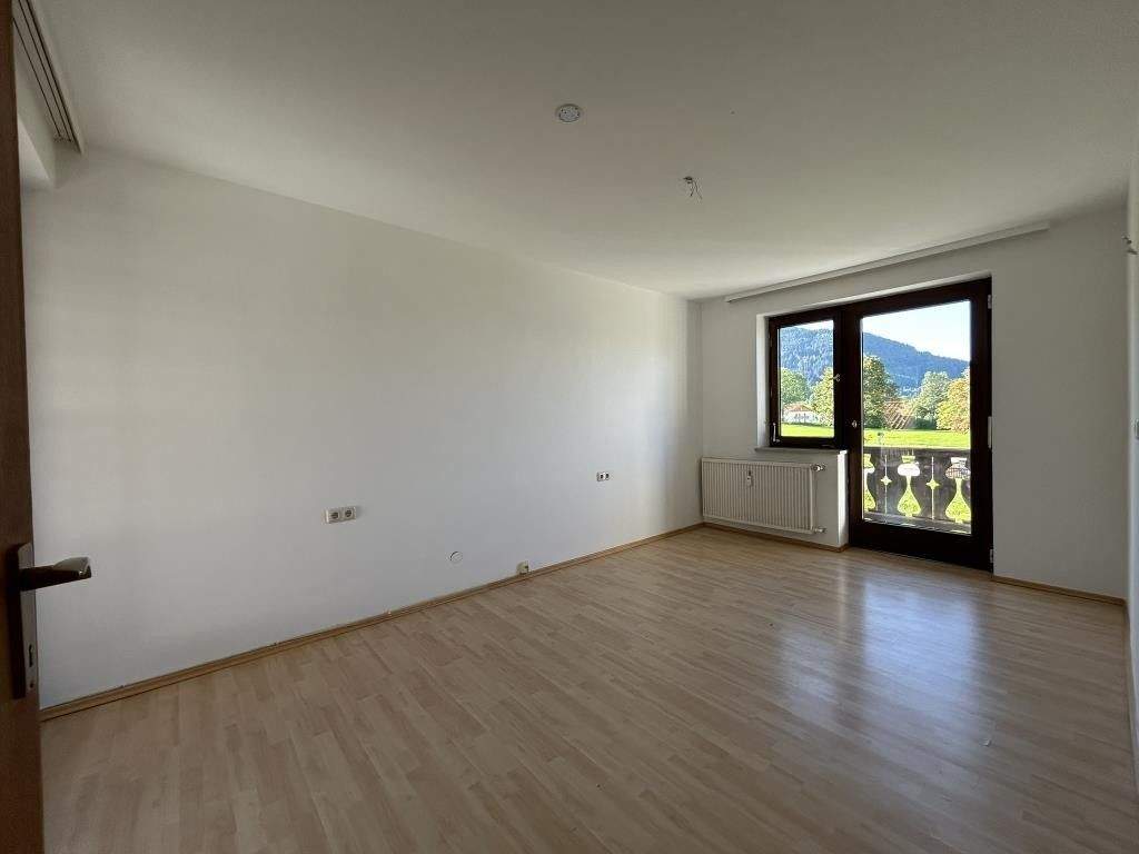 Immobilie in Unterammergau - Geräumige 4-Zi.-Wohnung im I.Obergeschoss - Bild 3