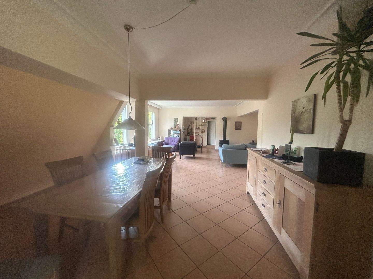 Immobilie in Lüdenscheid - Stilvolles Zweifamilienvilla mit Balkonen, Sauna, Kellerbar & Doppelcarport – auf großem Grundstück mit privater Zufahrt... - Bild 20