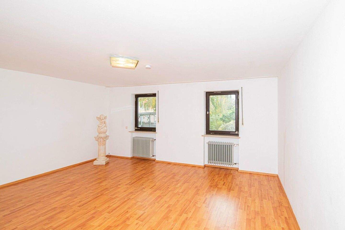 Immobilie in Furth im Wald - Familienfreundliches Einfamilienhaus mit offenem Wintergarten und herrlicher Gartenanlage - Bild 33