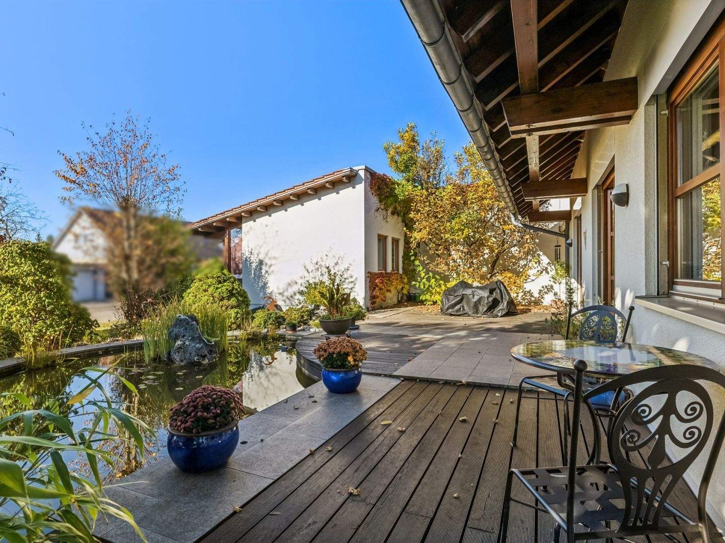 Immobilie in Heroldstatt - Einfamilienhaus mit Einliegerwohnung, Aufzug, Doppelgarage &amp; Traumgarten in Heroldstatt-Sontheim - Bild 15