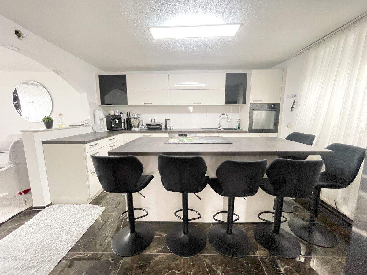 Immobilie in Nalbach - Familienfreundliches Einfamilienhaus mit Photovoltaik, Stellplätzen und Garten - Bild 6