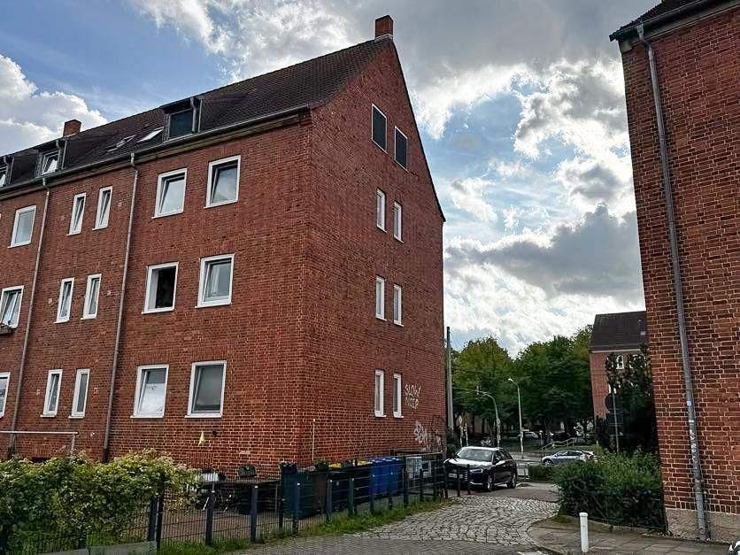 Immobilie in Lambrechtshagen - Mehrfamilienhaus mit 8 Wohneinheiten / WEG-Teilung möglich - Bild 1