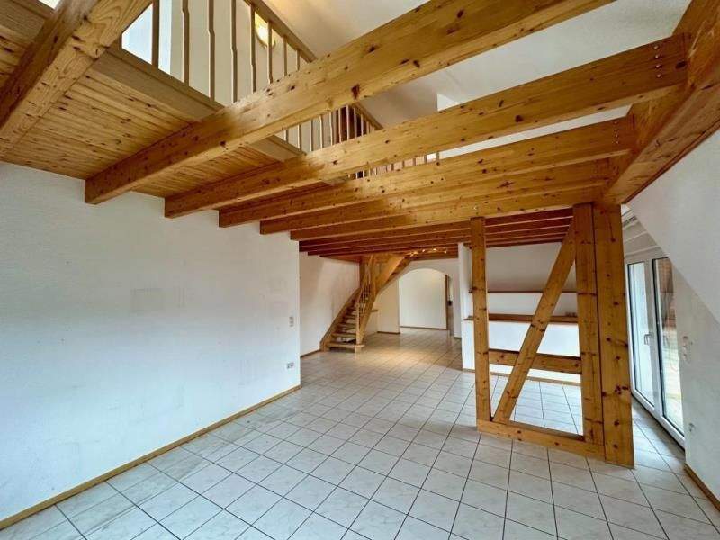 Immobilie in Felsberg - **Familie und Beruf unter einem Dach** Gepflegtes Zweifamilienwohnhaus mit Garage in Felsberg-Rhünda - Bild 3