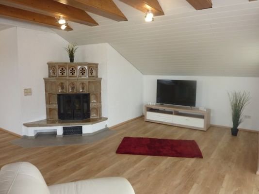 Wohnzimmer mit Kamin &amp; 1,23m Flatscree-TV
