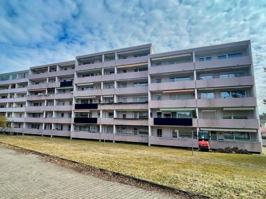 Immobilie in St. Georgen im Schwarzwald - Vermietete 4,5-Zimmer-Wohnung mit TG-Stellplatz - Bild 3