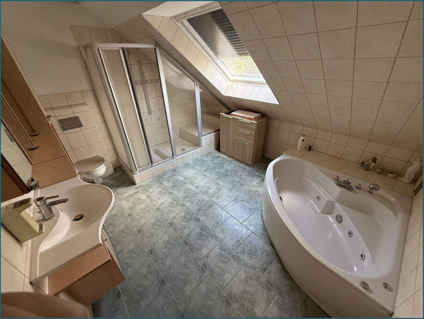 Immobilie in Borna - Geräumiges Ein-/Zweifamilienhaus in Borna mit vielen Möglichkeiten - Bild 19