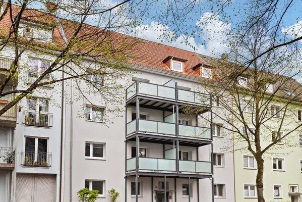 Befristete Miete: Möblierte DG-Wohnung mit zwei Zimmern und Einbauküche in Hamburg Hamm-Nord | Apartment Hamburg