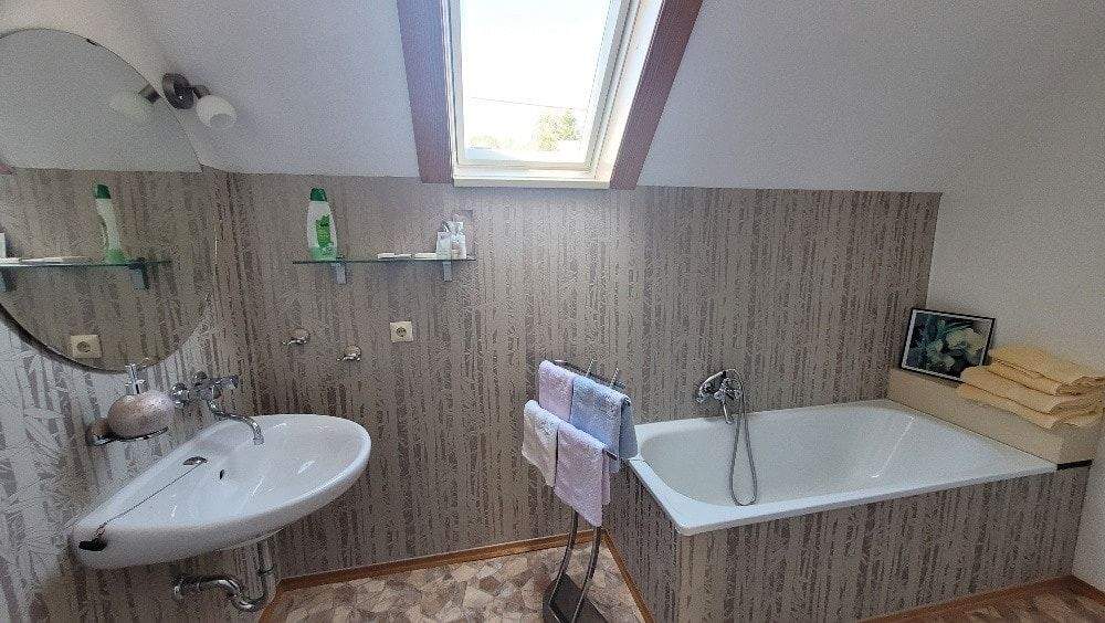 Immobilie in Klingenthal - Modernes Familienhaus mit großem Garten - Bild 16