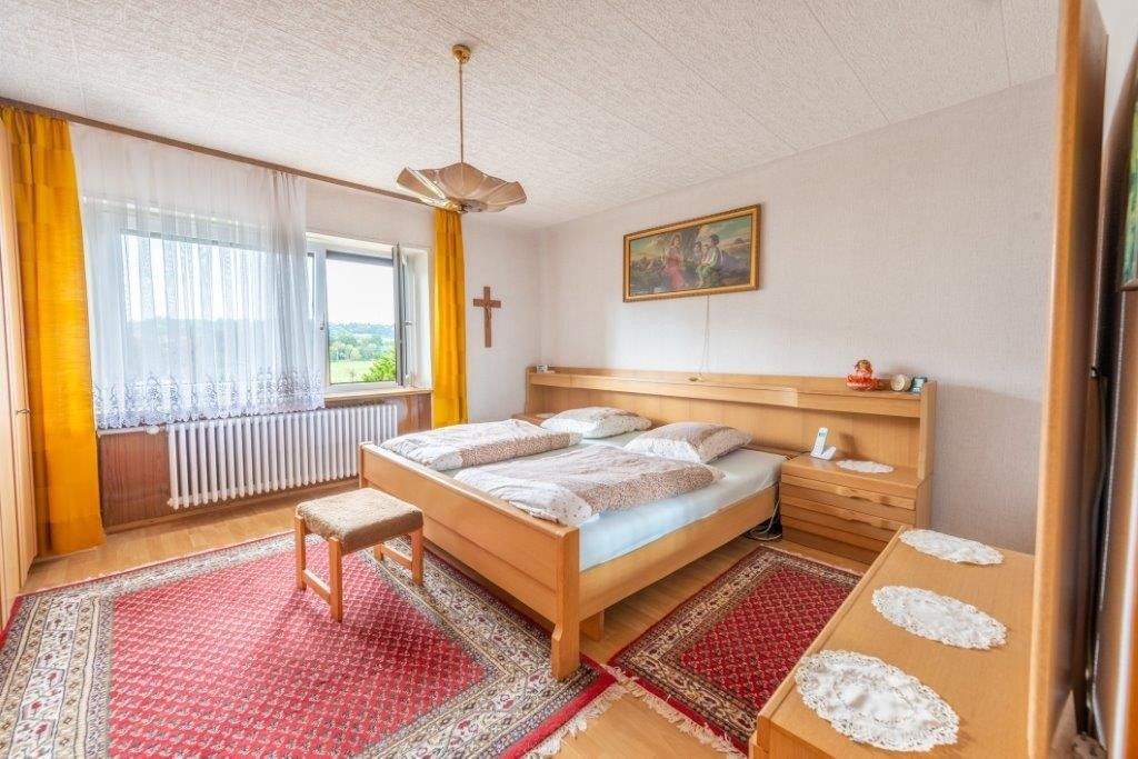 Immobilie in Losheim am See - Die Schachenstraße 14 in Losheim am See kann zum 3-Familienhaus für Sanierer und Pferdefans werden - Bild 11