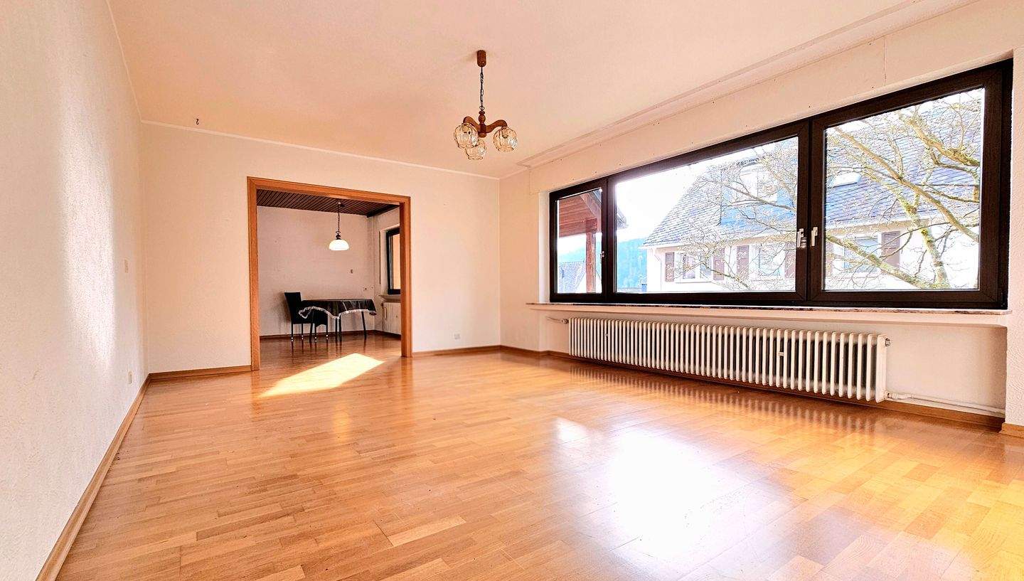 Immobilie in Bullay - Sehr gepflegtes Einfamilienhaus mit Garage, Garten und Balkon in Bullay/Mosel - Bild 2