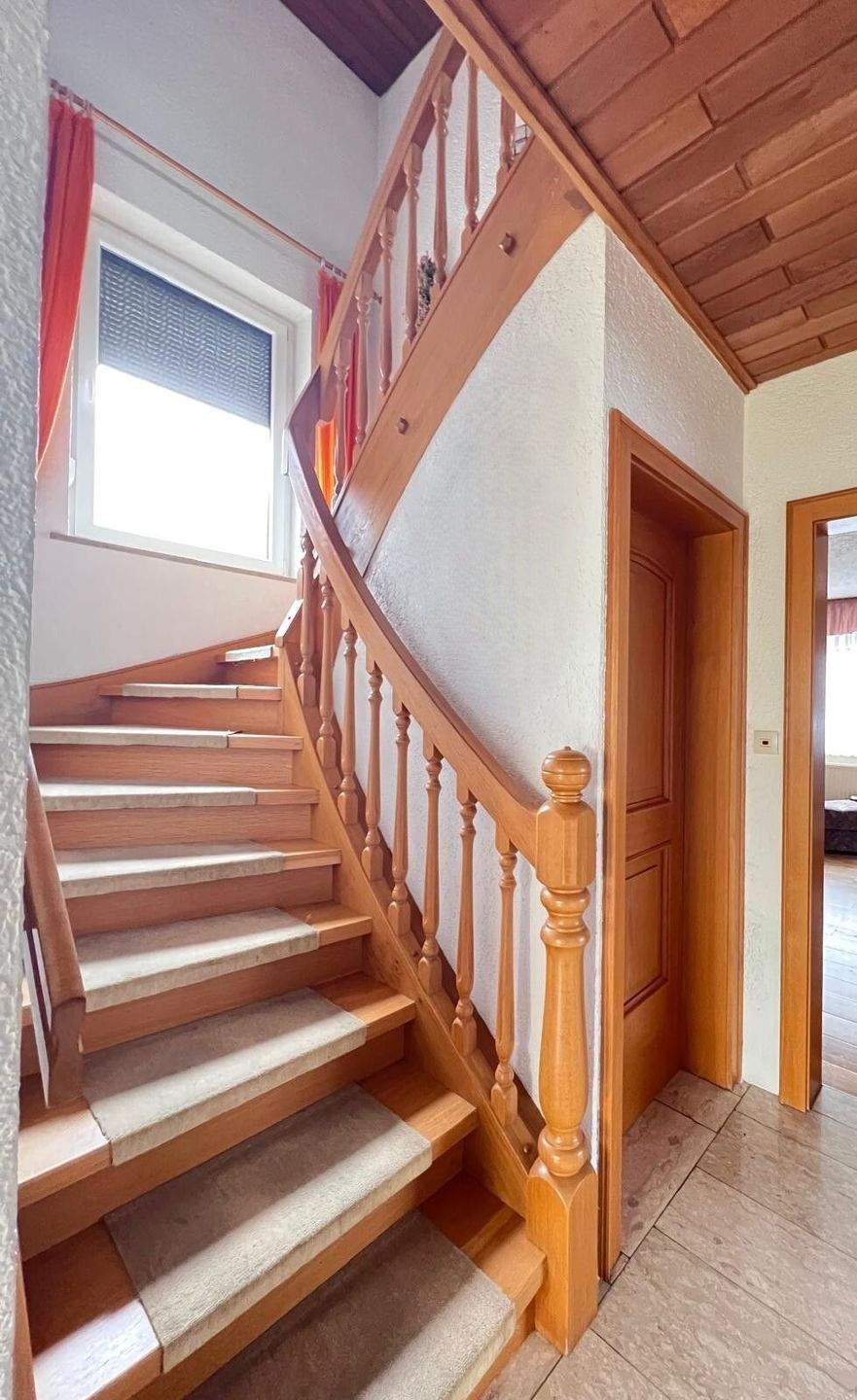 Immobilie in Wolnzach - Charmantes Einfamilienhaus mit großem Grundstück und Ausbaupotenzial in Wolnzach! - Bild 11