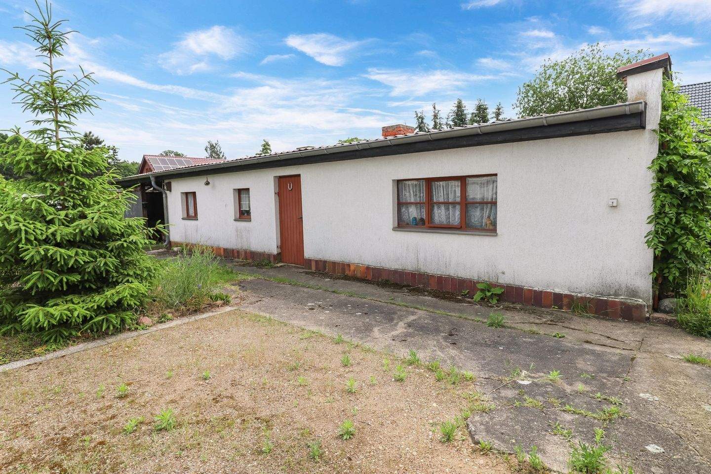 Immobilie in Möser - Charmantes Einfamilienhaus mit viel Platz - Bild 2