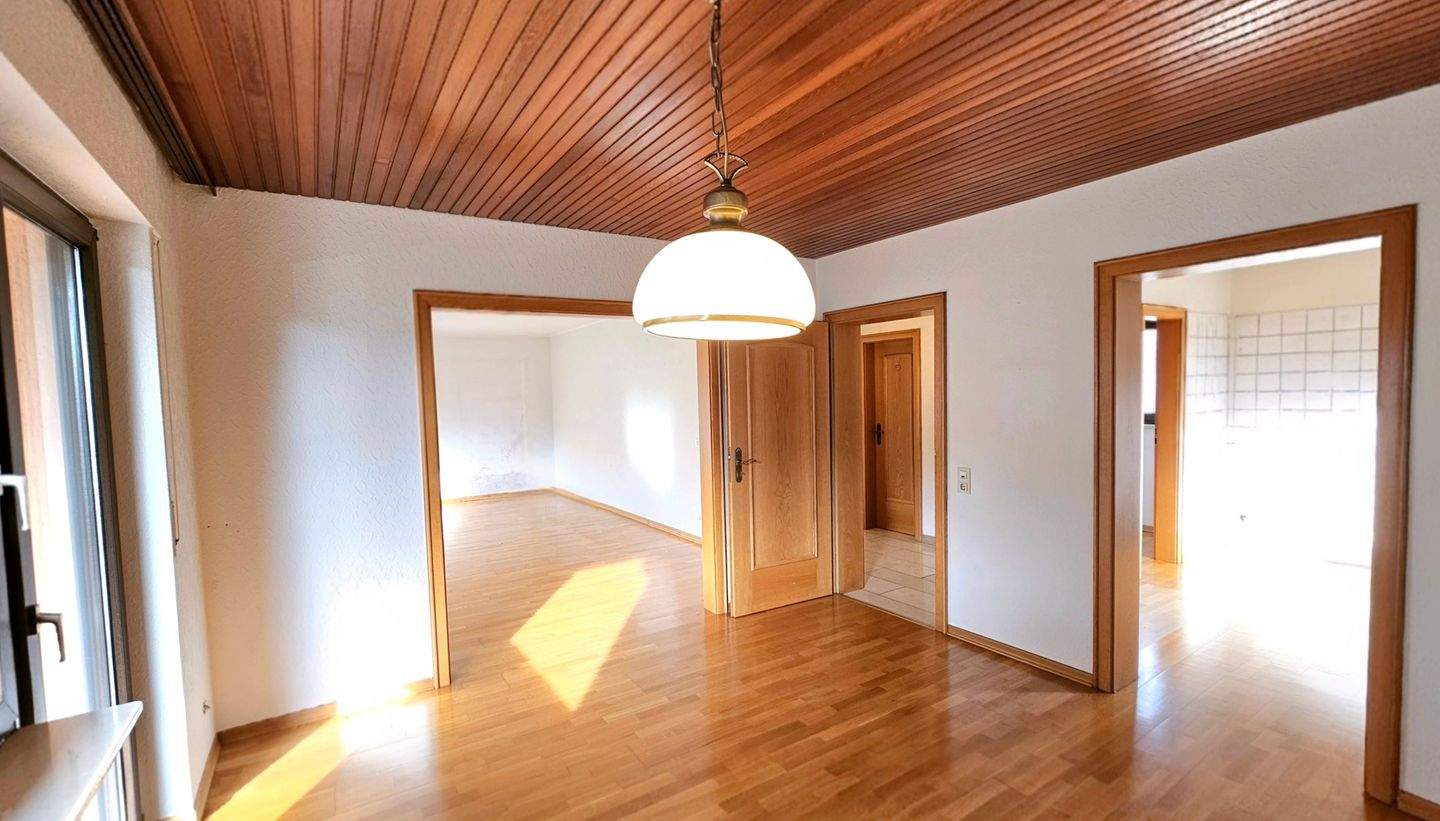 Immobilie in Bullay - Sehr gepflegtes Einfamilienhaus mit Garage, Garten und Balkon in Bullay/Mosel - Bild 9