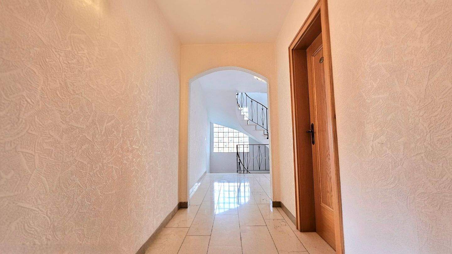 Immobilie in Bullay - Sehr gepflegtes Einfamilienhaus mit Garage, Garten und Balkon in Bullay/Mosel - Bild 12