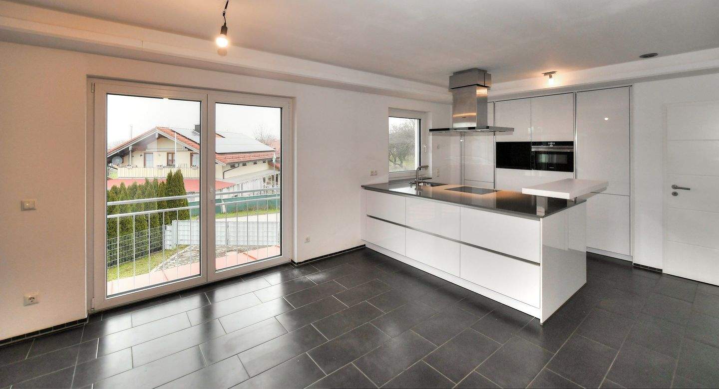 Immobilie in Vogtareuth - Niedrigenergiehaus für (große) Familien - zusätzlicher Platz für Praxis oder Gewerbe kein Problem - Bild 6