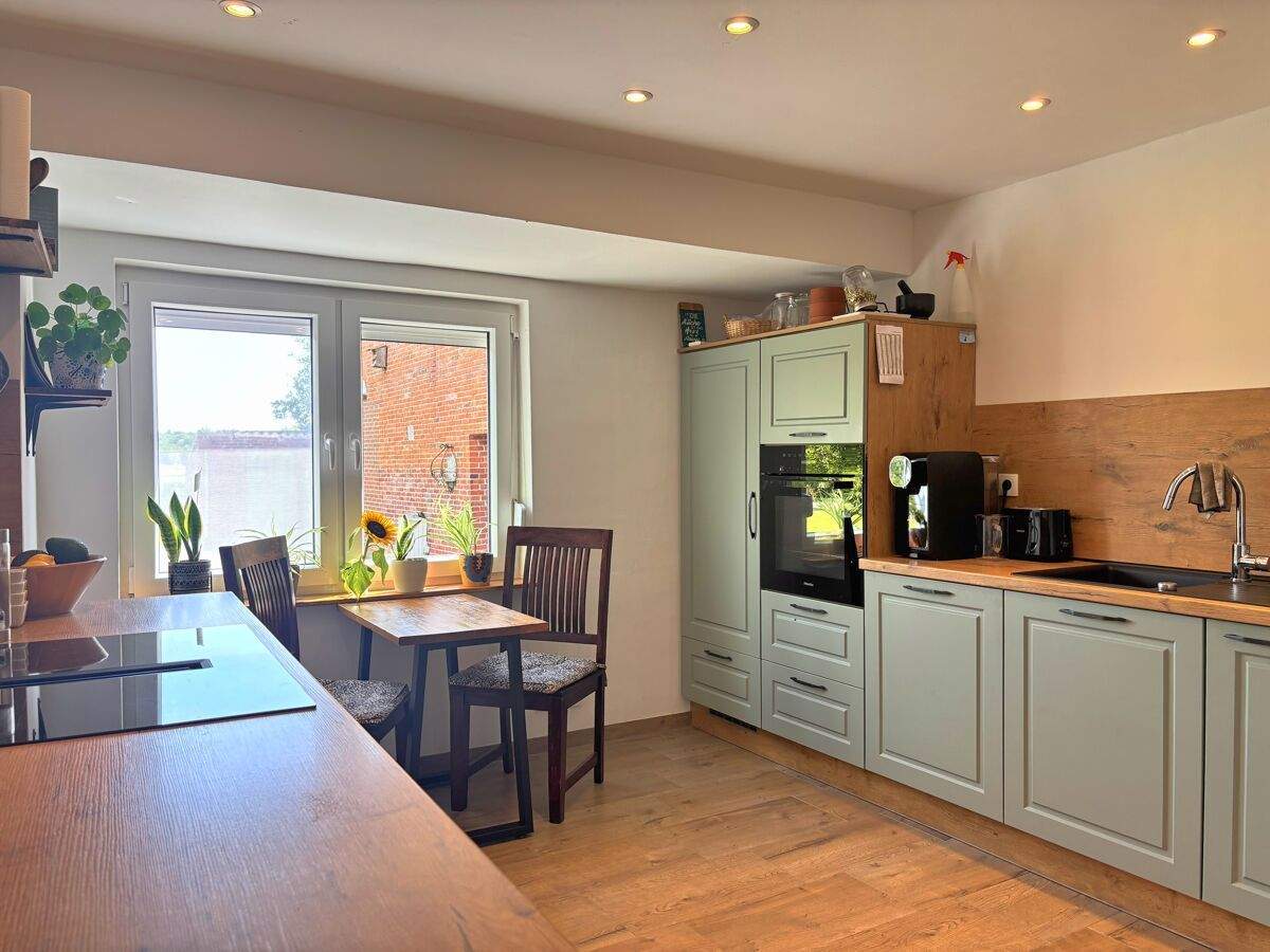 Immobilie in Wiesmoor - Teilsaniertes Landhaus mit Einliegerwohnung, Nebengebäude und über 4 ha Weideland in Wiesmoor - Bild 6