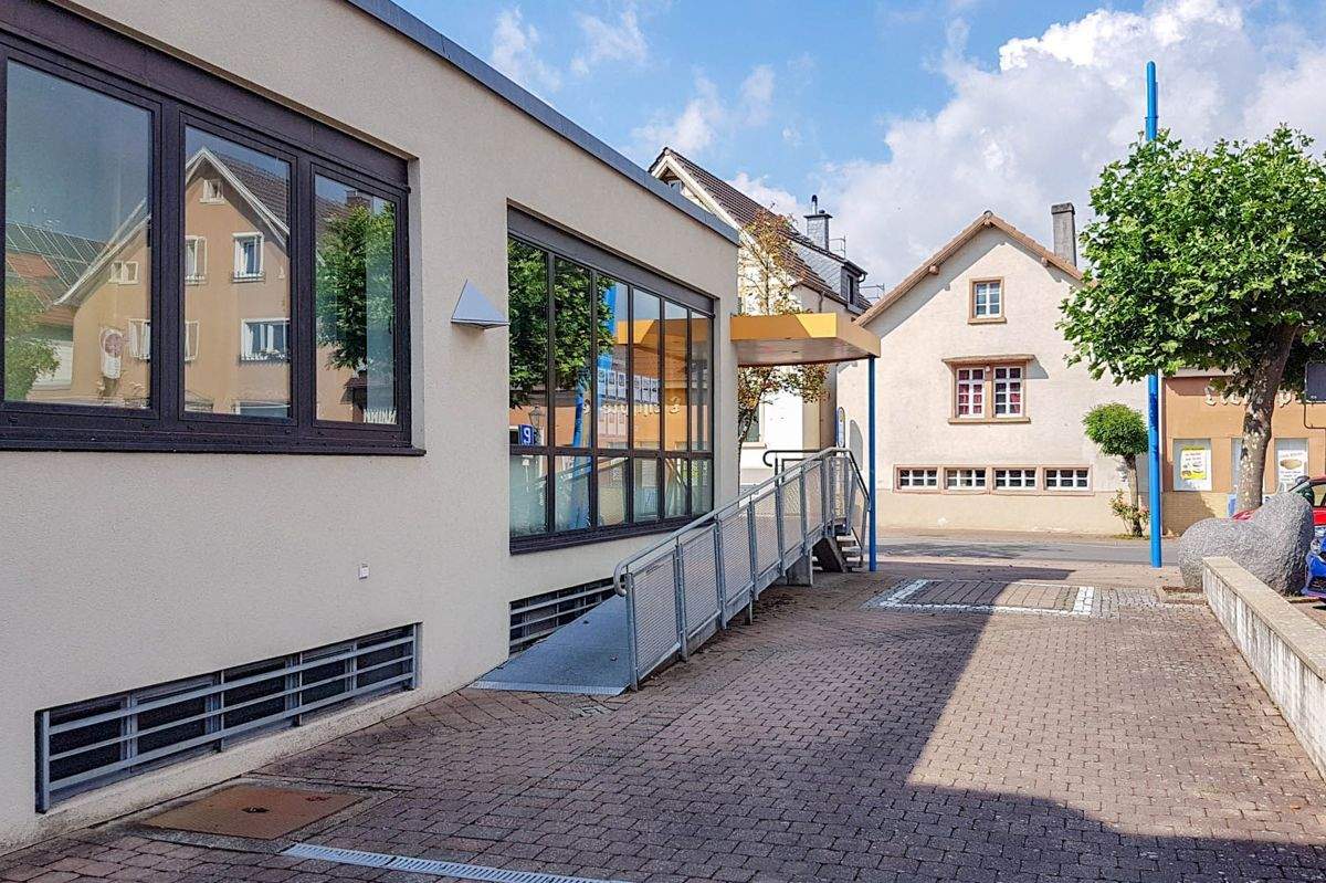 Immobilie in Fränkisch-Crumbach - Wer besitzt schon eine eigene Bank / Gemischt genutzte Immobilie in Fränkisch-Crumbach - Bild 3