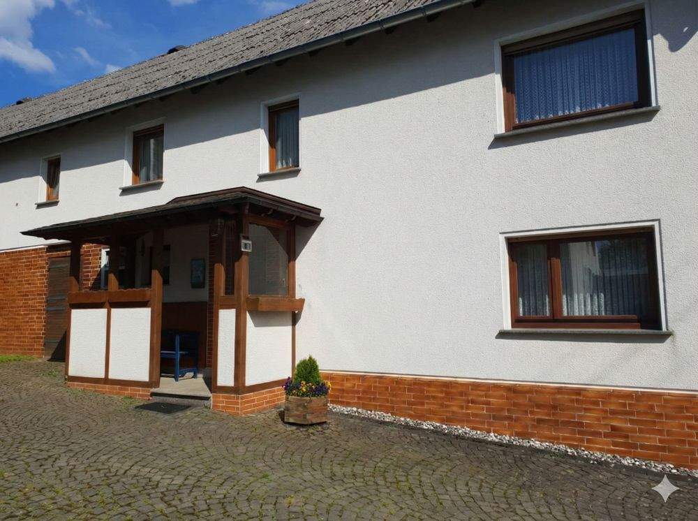 Immobilie in Gieleroth - Großes Bauernhaus mit viel Platz für Sie und Ihre Familie sowie Ihre Hobbies in Gieleroth - Bild 1