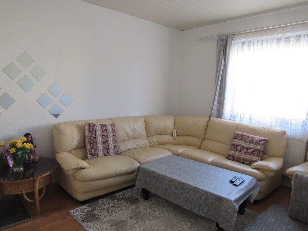 Immobilie in Elz - Schönes Mehrfamilienhaus mit 3 Wohnungen, Nebengebäude, Terrasse, Garage & Garten - Bild 1