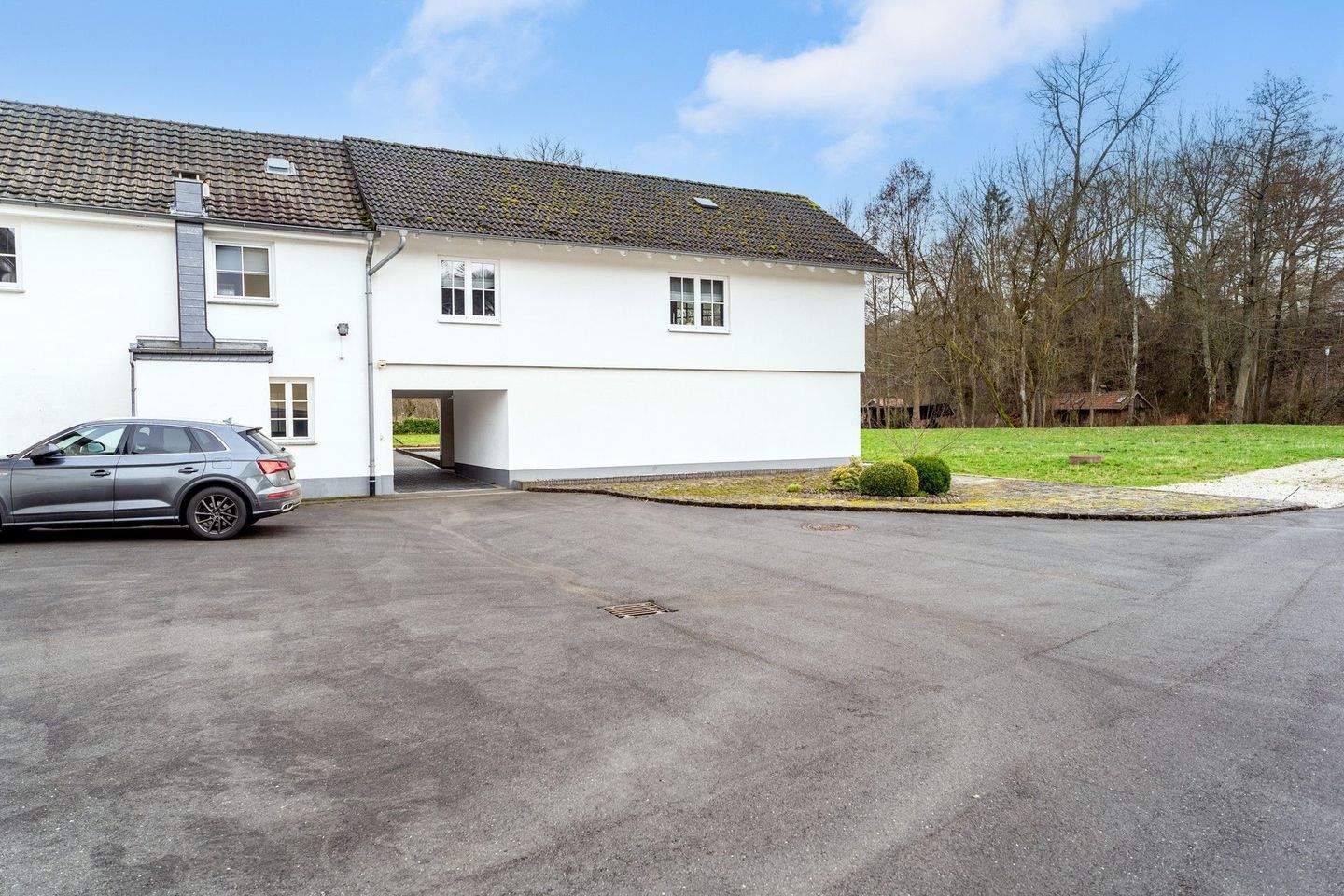 Immobilie in Hellenthal - Einzigartiges Anwesen - großzügiges Wohn- & Geschäftshaus in Hellenthal. *provisionsfrei* - Bild 2