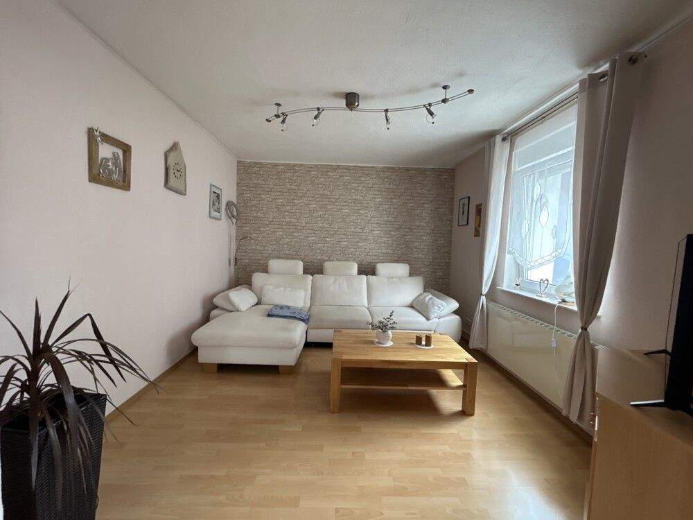 Immobilie in Sulzbach am Main - Charmantes Wohnhaus mit Garage und schönem Hof - Bild 4