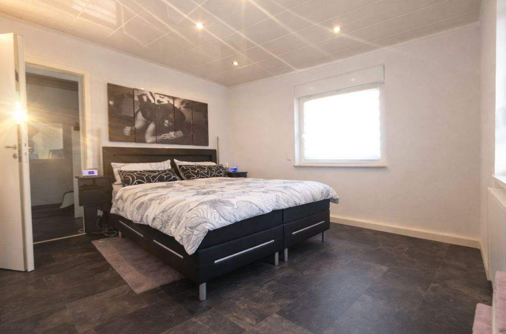 Immobilie in Neckarzimmern - GLOBAL INVEST SINSHEIM | Freistehende Stadtvilla mit einem 780m² großen Gartengrundstück und Doppelgarage - Bild 9