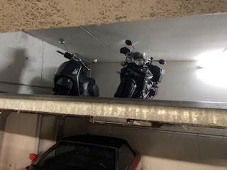 2 Mopeds oben