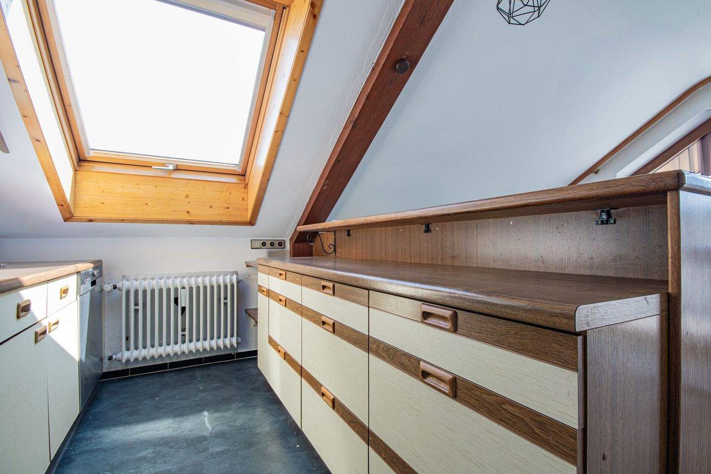 Immobilie in Lauchringen - 3,5-Zimmer Dachwohnung mit Klimaanlage - Sofort bezugsfrei in Lauchringen - Bild 4