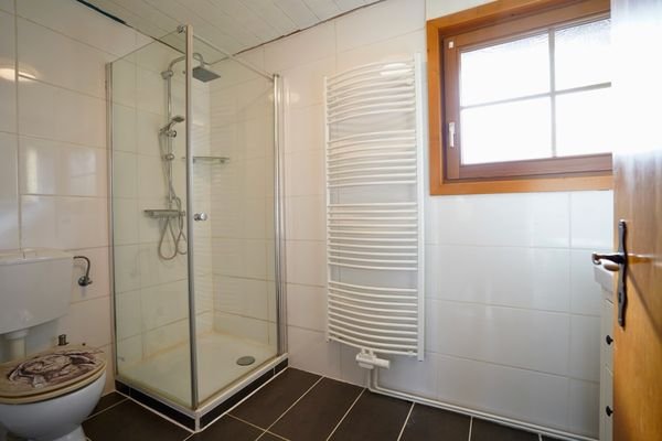 Modernisiertes Duschbad
