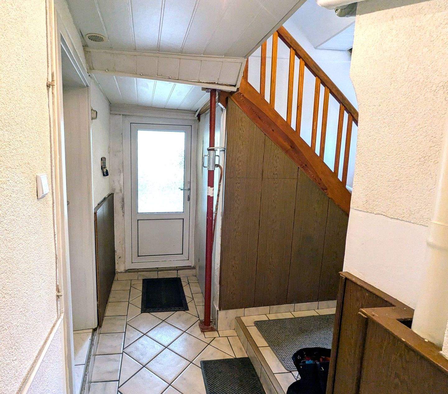 Immobilie in Eisenberg - Gemütliches Einfamilienhaus mit großzügiger Terrasse und Ausbaupotential im Dachgeschoss. - Bild 13