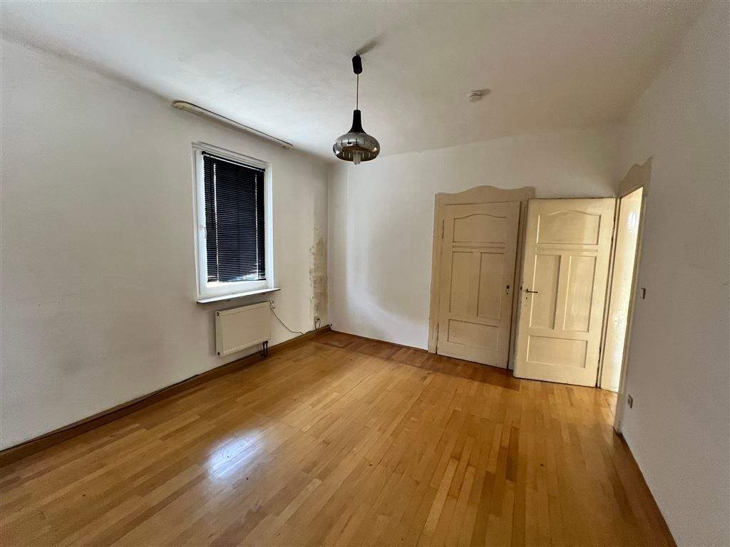 Immobilie in Forchheim - Villa im Jugendstil, aktuell als MFH genutzt - Drei Wohneinheiten mit Altbaucharme zentral in Forchheim zu verkaufen - Bild 14