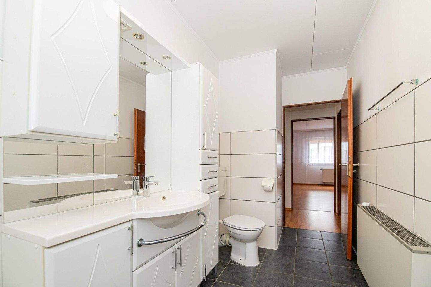 Immobilie in Furth im Wald - Familienfreundliches Einfamilienhaus mit offenem Wintergarten und herrlicher Gartenanlage - Bild 21