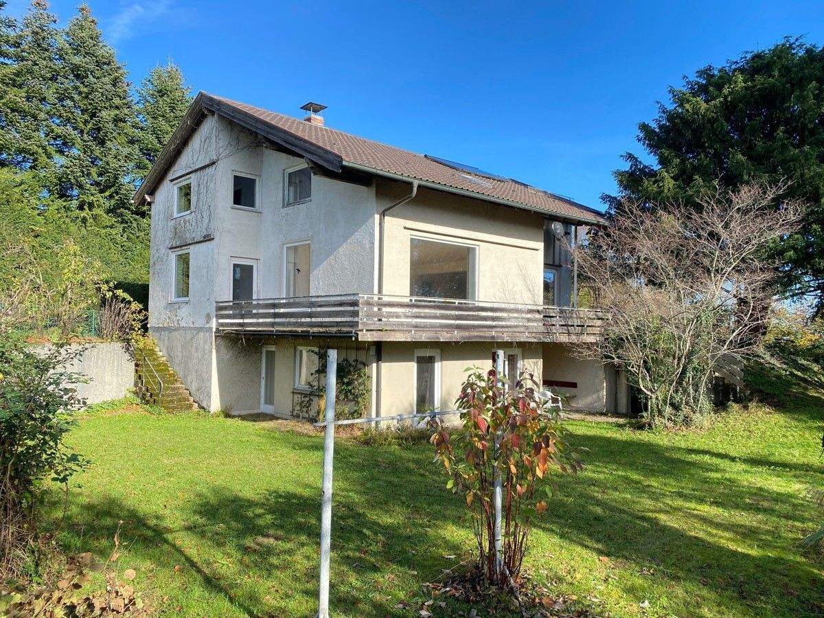 Immobilie in Rimsting - Prien am Chiemsee: Älteres EFH m. ca. 1.650 m2 Grund in herrlicher Randlage m. Berg- u. Seeblick! - Bild 2