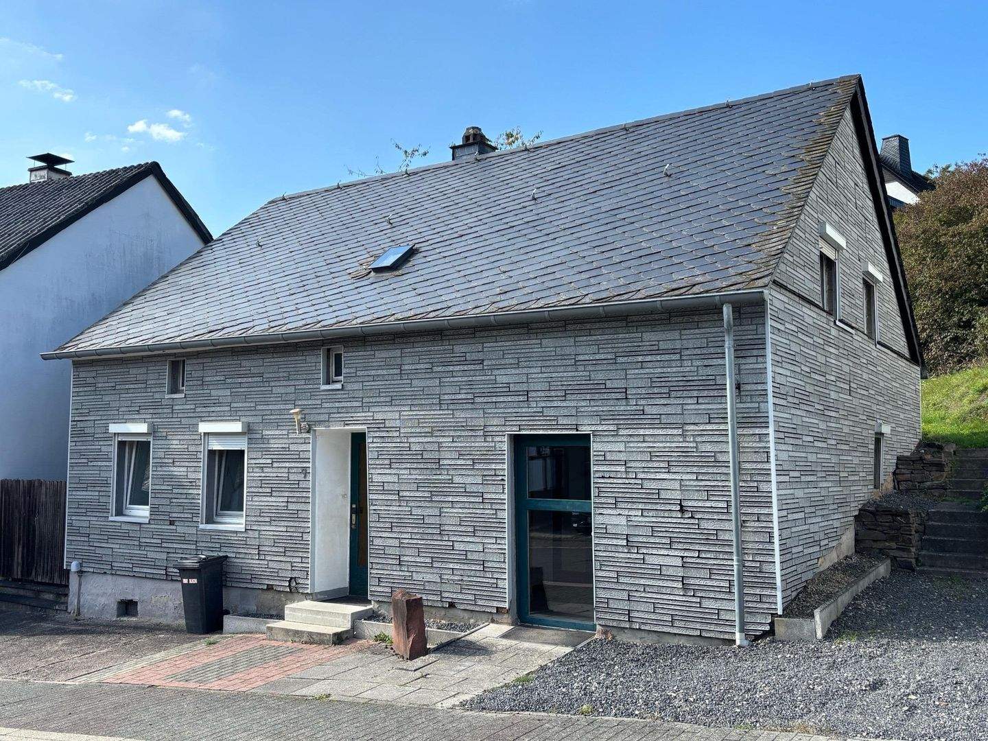 Immobilie in Thalfang - Freistehendes Einfamilienhaus in zentraler Ortslage - Bild 0