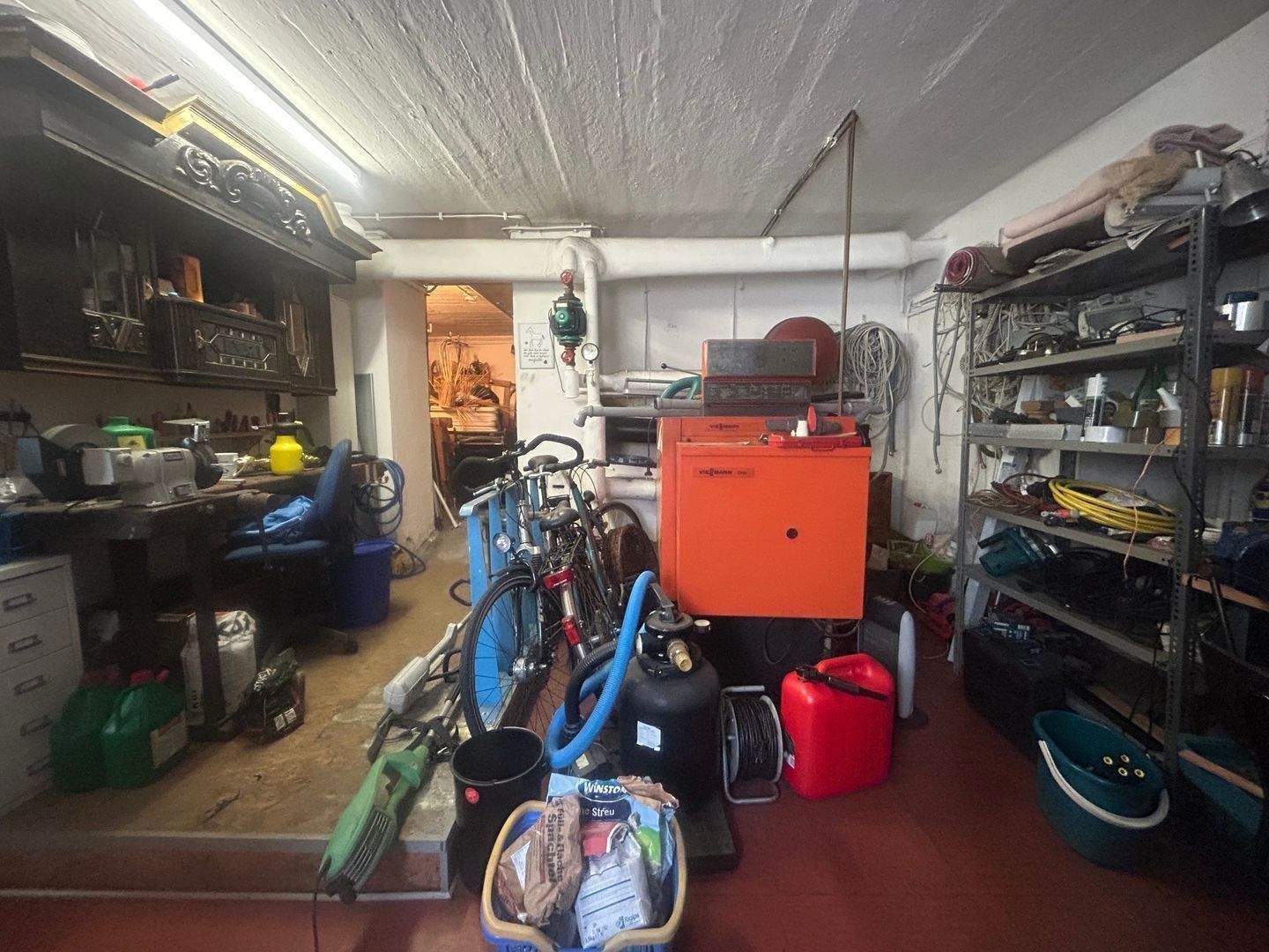 Immobilie in Lüdenscheid - Stilvolles Zweifamilienvilla mit Balkonen, Sauna, Kellerbar & Doppelcarport – auf großem Grundstück mit privater Zufahrt... - Bild 29