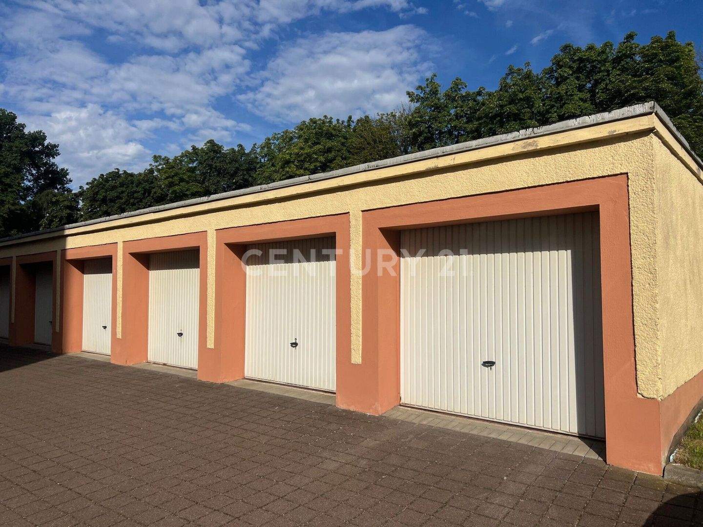 Immobilie in Gefell - Attraktive Kapitalanlage - Gut vermietete Wohnung mit Balkon und Garage - Bild 2