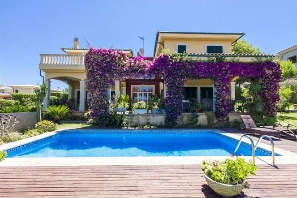 Mediterrane Villa mit Pool und Garten in Cala Viny