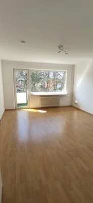 zwei Zimmerwohnung im 1. Obergeschoss mit Einbauküche | Wohnung Norderstedt
