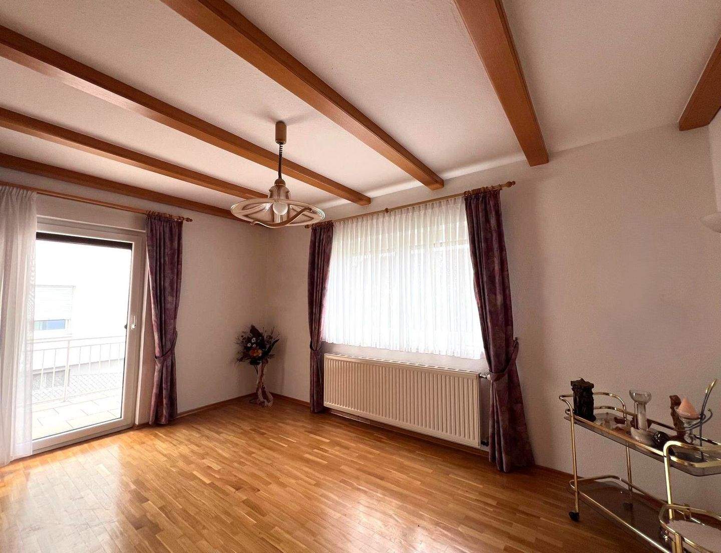 Immobilie in Wolnzach - Charmantes Einfamilienhaus mit großem Grundstück und Ausbaupotenzial in Wolnzach! - Bild 2