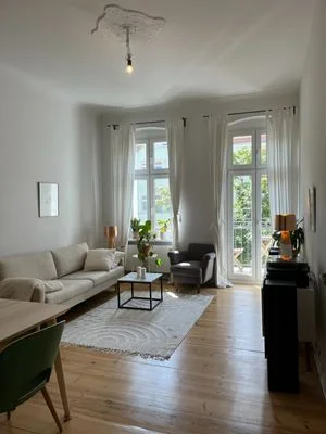 Traumhafte 2-Zimmer Altbauwohnung | beautiful 2-room apartment | Untermiete/Sublet: 01.09.23-29.02.24 | Apartment Berlin